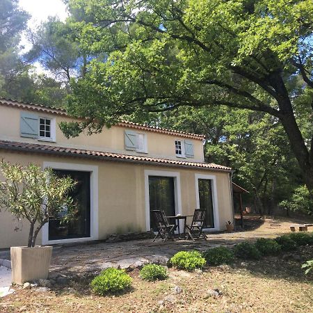Villa De Carbonelle Pierrevert Exterior photo